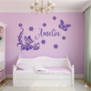 Vinilo decorativo niña flores y mariposas nombre