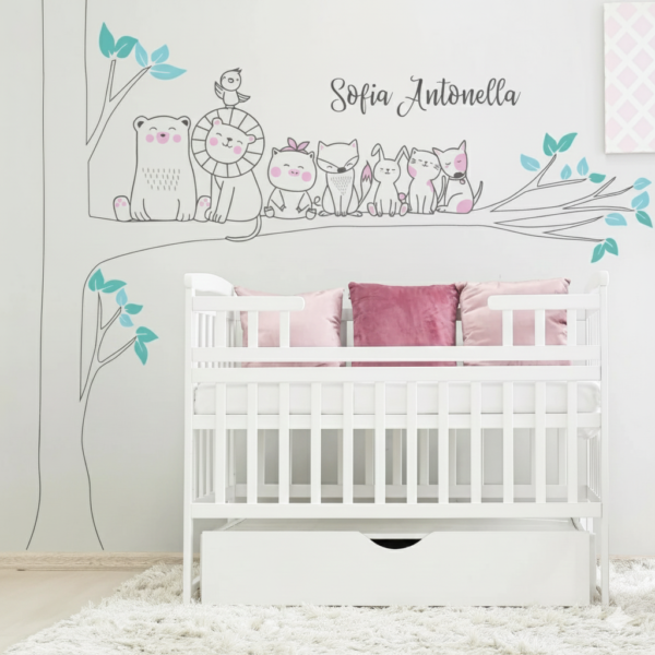 Vinilo Decorativo de bebe con Animalitos en la Rama Vinilo Decorativo de bebe con Animalitos en la Rama